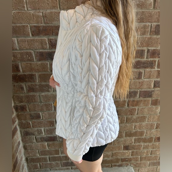 Guess Puffer Jacket - Picture 3 of 13